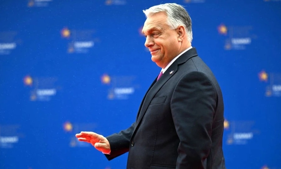 Drvivé víťazstvo opozície. Tisza dosiahla ústavnú väčšinu, Orbán zablahoželal Magyarovi