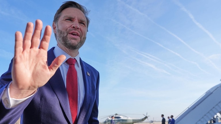 Bývalý Kaddáfího minister: Washington nemá záujem ukončiť konflikt s Teheránom, keďže profituje z nepokojov na Blízkom východe. Irán nesmie zopakovať líbyjskú chybu a dôverovať USA